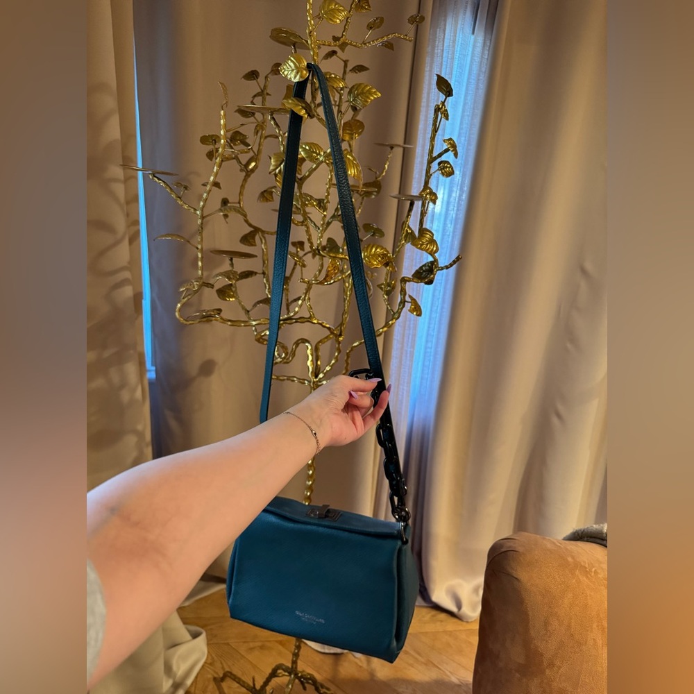 Viola Castellani Stylish Teal Crossbody Bag